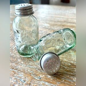 Mini glass mason jar salt & pepper shakers
